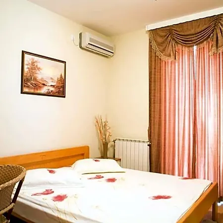 Braca Lazic Motel