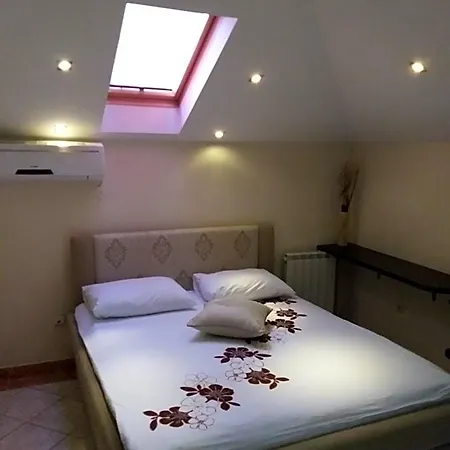 Braca Lazic 3*