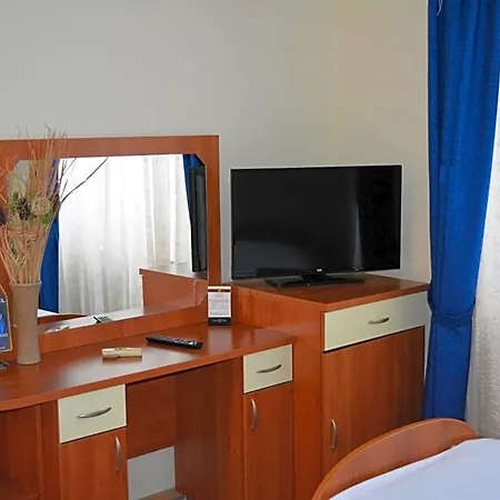 Braca Lazic 3*